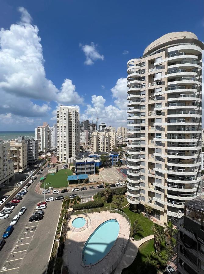 Isralux Apartments Bat Yam Extérieur photo